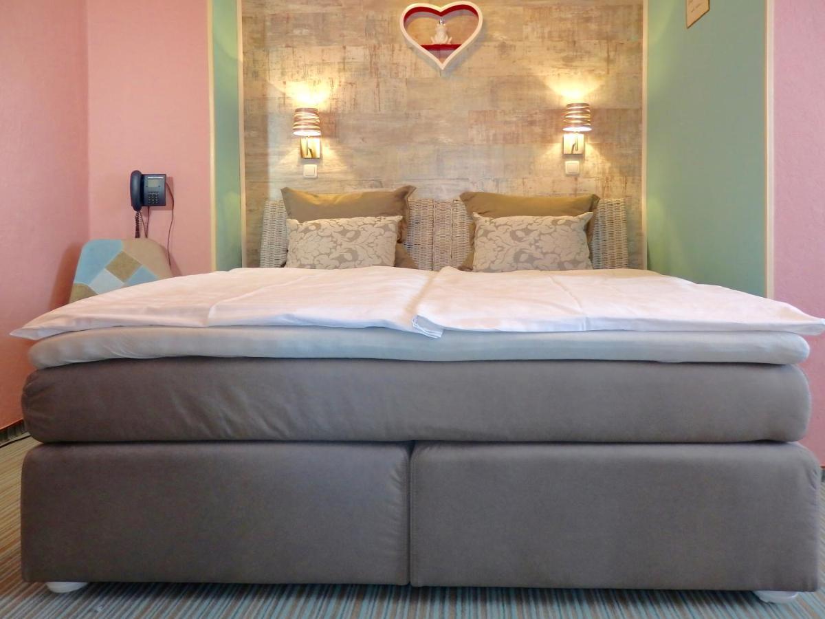 Strandhotel Villa Louisa & Appartementhaeuser Villa Josephine Und Villa Christine 朱列斯拉赫 外观 照片