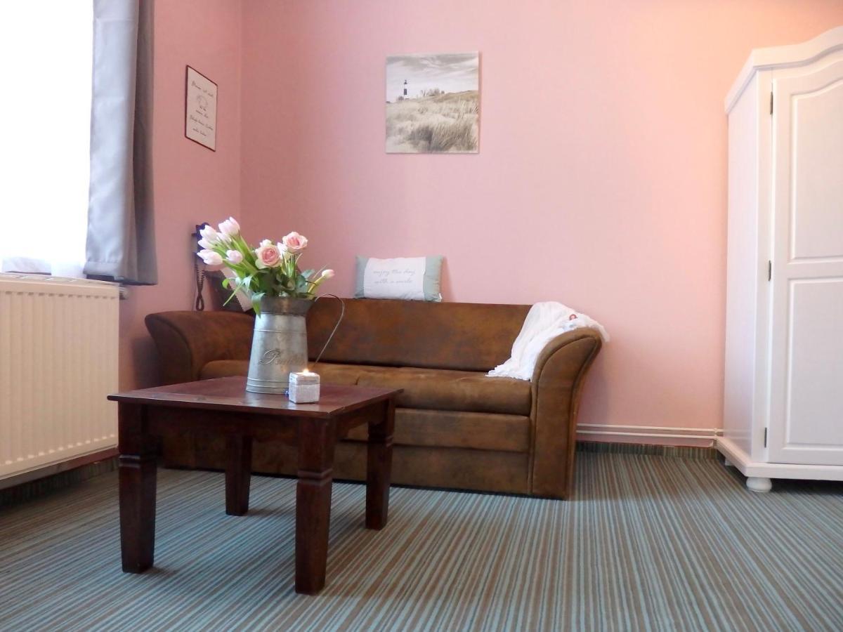 Strandhotel Villa Louisa & Appartementhaeuser Villa Josephine Und Villa Christine 朱列斯拉赫 外观 照片
