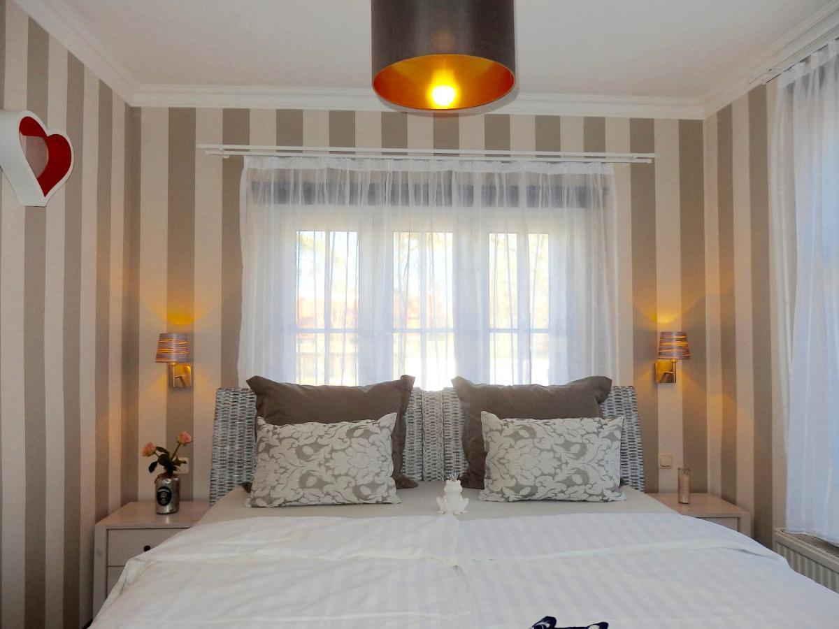 Strandhotel Villa Louisa & Appartementhaeuser Villa Josephine Und Villa Christine 朱列斯拉赫 外观 照片