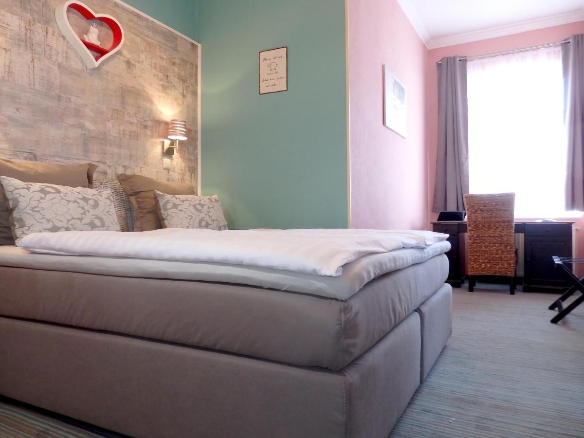 Strandhotel Villa Louisa & Appartementhaeuser Villa Josephine Und Villa Christine 朱列斯拉赫 外观 照片