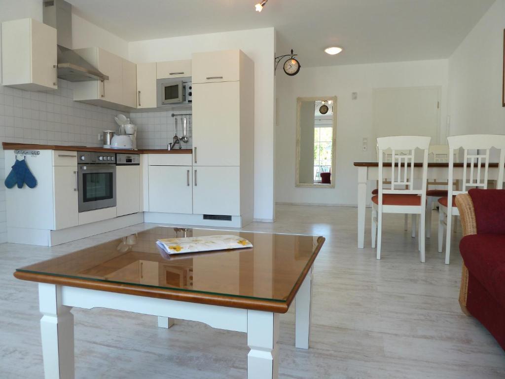 Strandhotel Villa Louisa & Appartementhaeuser Villa Josephine Und Villa Christine 朱列斯拉赫 客房 照片