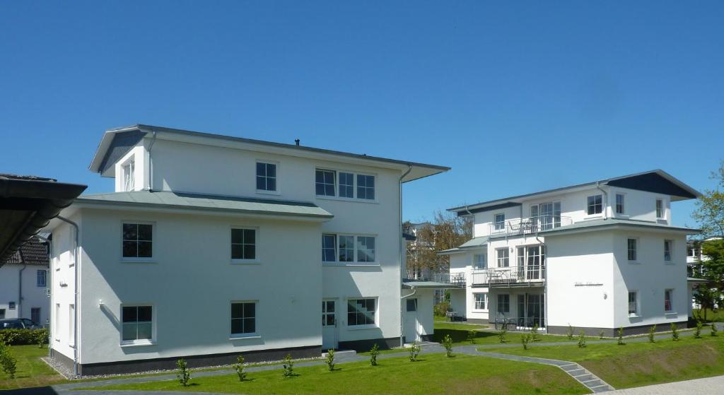 Strandhotel Villa Louisa & Appartementhaeuser Villa Josephine Und Villa Christine 朱列斯拉赫 外观 照片